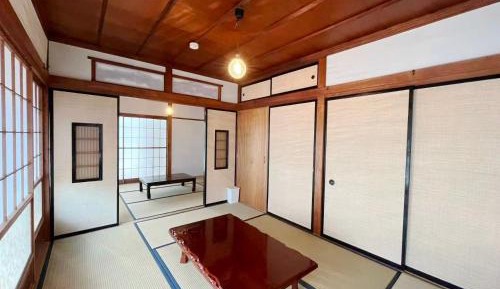 Japanese-Style Room
