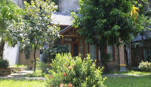 Deluxe Bungalow with Garden View