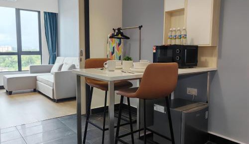 Suite with Mountain View
