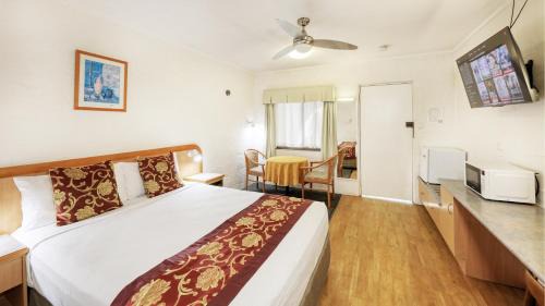 Queen Room