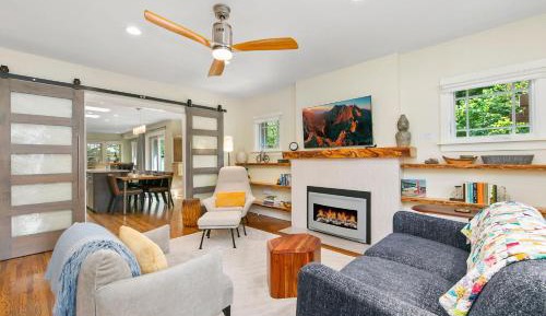 Four-Bedroom Holiday Home
