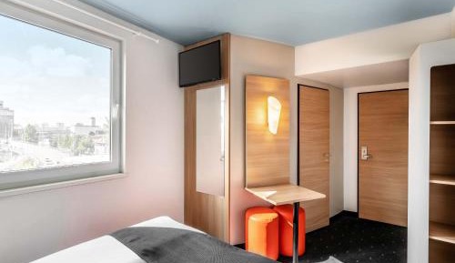 Double Room (One French Size Bed)