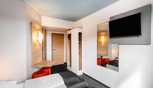 Double Twin Room (Two Single Beds)