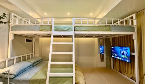 Quadruple Room with Private Bathroom