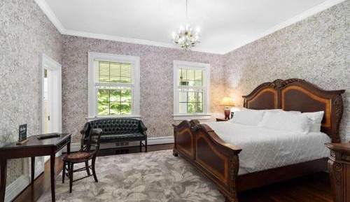 Double Room with Shared Bathroom