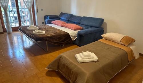 Deluxe Two-Bedroom Apartment with Garden View