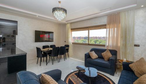 Two-Bedroom Apartment with Mountain View