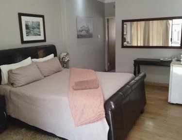 Deluxe King Suite
