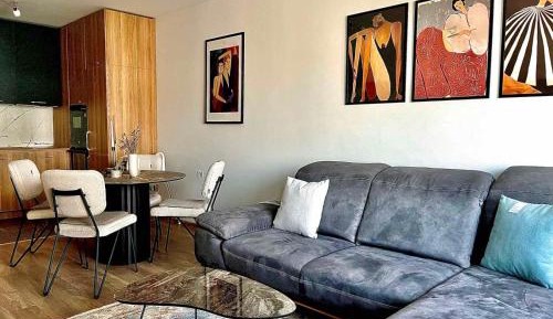 Two-Bedroom Deluxe Apartment with Balcony