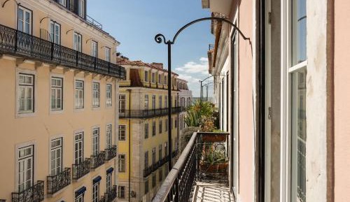 One-Bedroom Apartment with View
