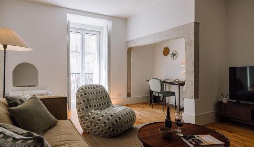 One-Bedroom Apartment with View