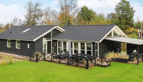 Four-Bedroom Holiday Home