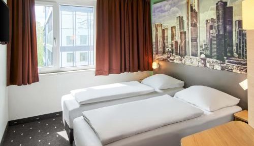 Twin Room - Non-Smoking