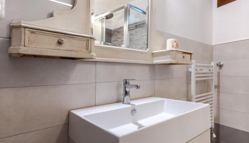 One-Bedroom Apartment with Garden