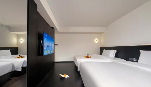 Twin Room with Mountain View