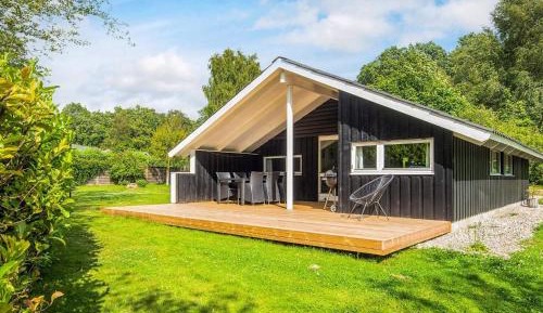 Three-Bedroom Holiday Home 