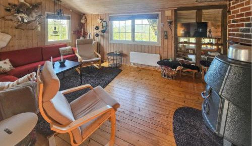Three-Bedroom Holiday Home 