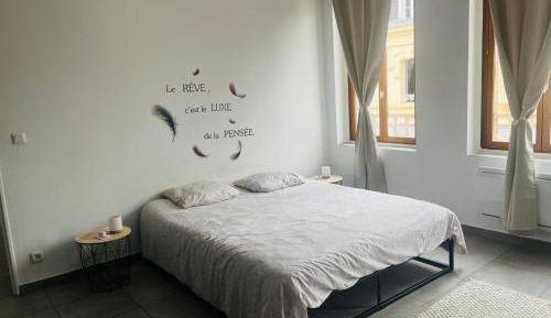 One-Bedroom Apartment - Non-Smoking