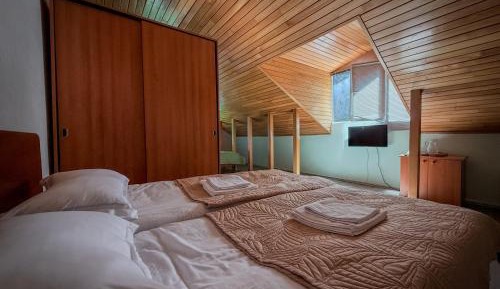 Quadruple Room with Mountain View