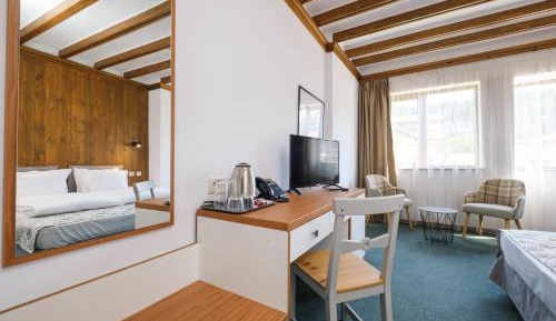 Double Room with Mountain View