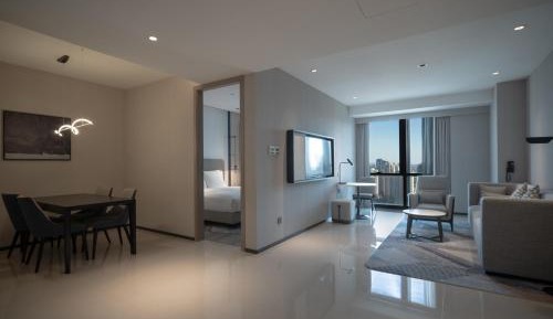One-Bedroom King Suite