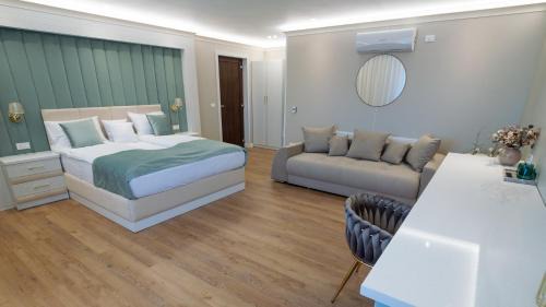 Triple Room with Balcony