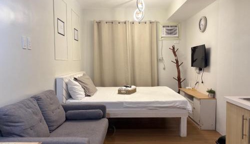 Studio Apartment with Balcony