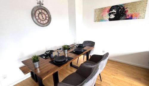 Three-Bedroom Deluxe Apartment