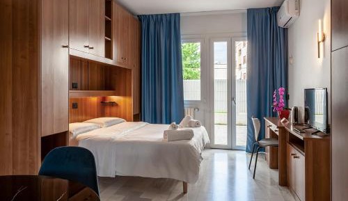 Studio Apartment with One Double Bed