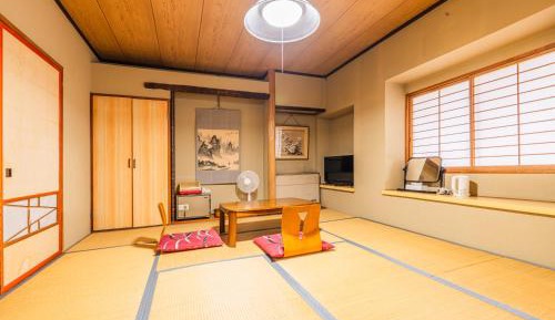 Japanese-Style Quadruple Room