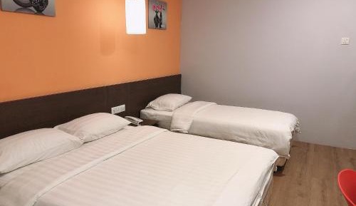 Superior Triple Room with 1 Queen 1 Single Bed