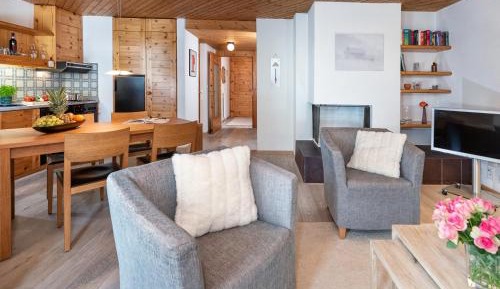 One-Bedroom Apartment with Balcony
