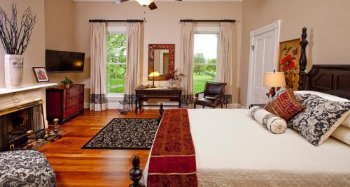 Double Room with Private External Bathroom