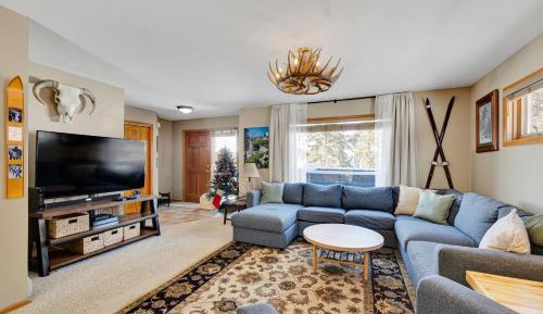 Three-Bedroom Holiday Home 