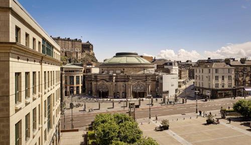 Two-Bedroom Suite with Edinburgh Castle View