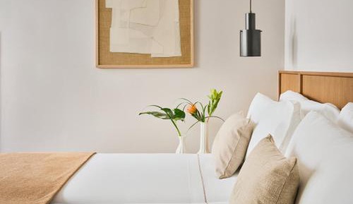 Deluxe Two-room Suite with Sea View and Pool