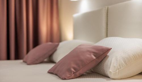 One-Bedroom Deluxe Apartment