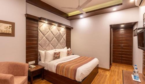 Superior Family Room A wing