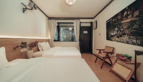 Quiet Twin Room