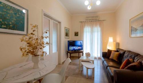 Two-Bedroom Deluxe Apartment with Balcony