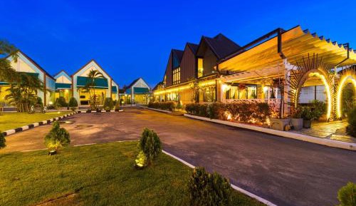 Seven-Bedroom Apartment