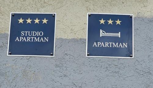 One-Bedroom Deluxe Apartment