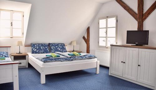 Quadruple Room with Private Bathroom