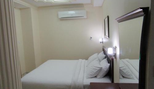 Deluxe Studio Apartment