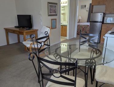 Deluxe King Suite