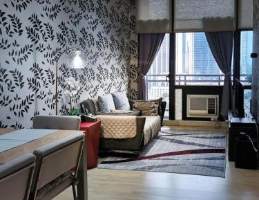 One-Bedroom Apartment with City View