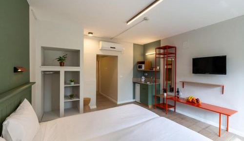  Comfort Family Room - 1st floor (3 steps)