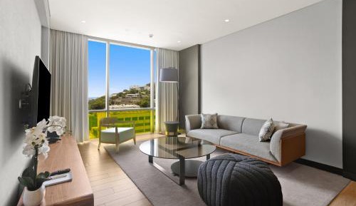 One-Bedroom King Suite with Bay View