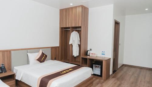 Single Room with Private Bathroom
