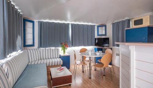 Cottage (4 Adults)